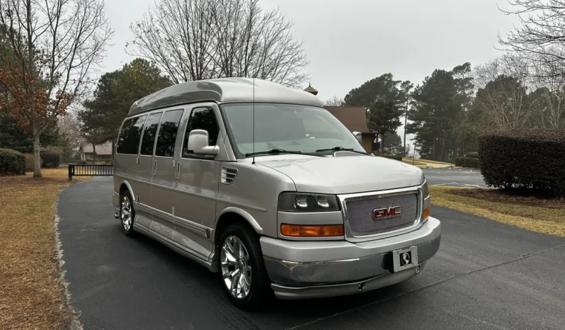 
								2008 GMC Savana 1500 AWD Conversion Van full									