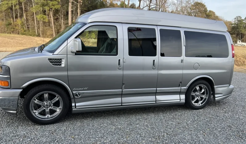 
								2010 Chevrolet Express Explorer Limited SE Conversion Van full									
