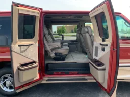 
										2001 Ford Econoline E-350 Super Duty Waldoch Conversion Van full									