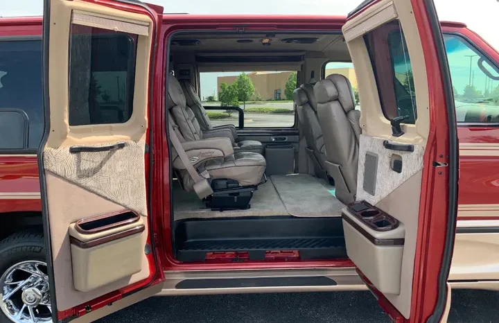 
								2001 Ford Econoline E-350 Super Duty Waldoch Conversion Van full									