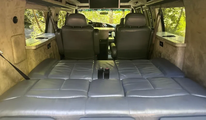
								2007 Ford E-250 Super Duty Luxury Conversion Van full									
