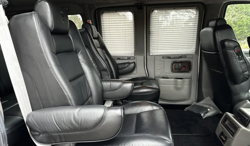 
								2008 GMC Savana 1500 AWD Conversion Van full									