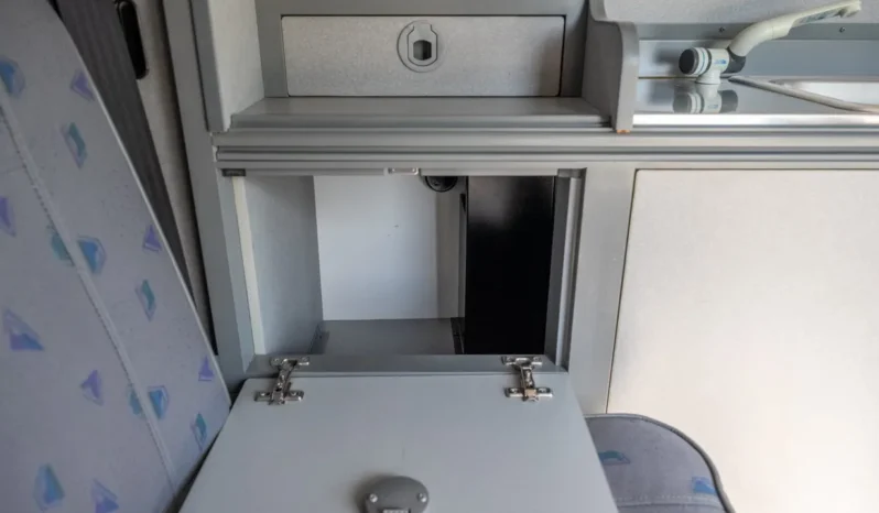 
								1997 Volkswagen EuroVan Winnebago Industries Camper full									