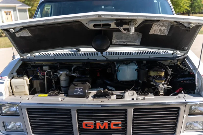 
								1991 GMC Vandura 2500 Starcraft Conversion Van full									