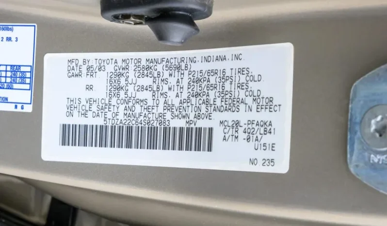 
								2004 Toyota Sienna XLE full									