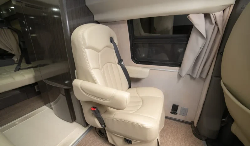
								2010 Chevrolet Express 3500 Airstream Avenue Class B Coach full									