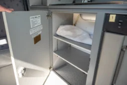 
										1997 Volkswagen EuroVan Winnebago Industries Camper full									