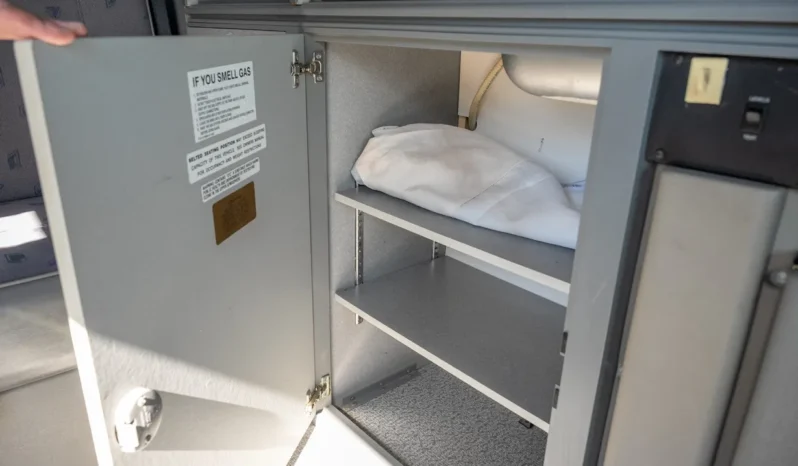 
								1997 Volkswagen EuroVan Winnebago Industries Camper full									