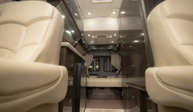 
								2010 Chevrolet Express 3500 Airstream Avenue Class B Coach full									