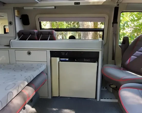 
								2002 Volkswagen Eurovan Camper full									