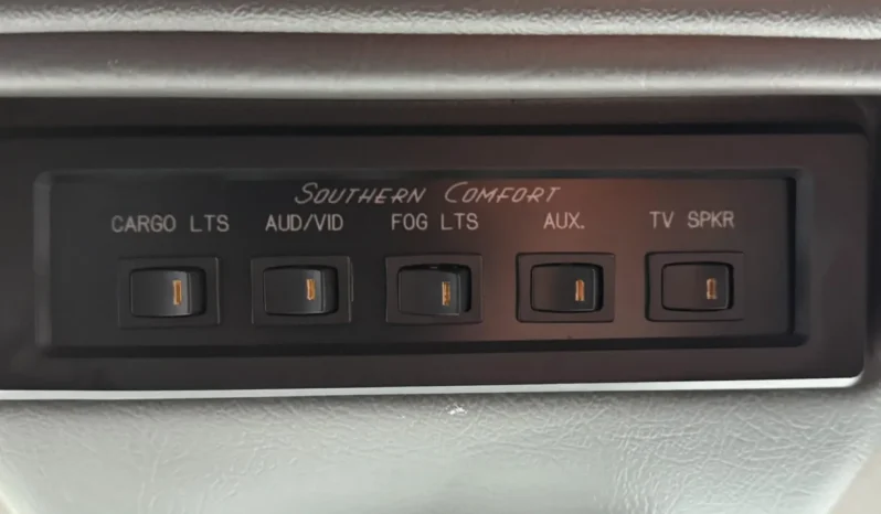 
								2006 Chevrolet Express Southern Comfort Conversion Van full									