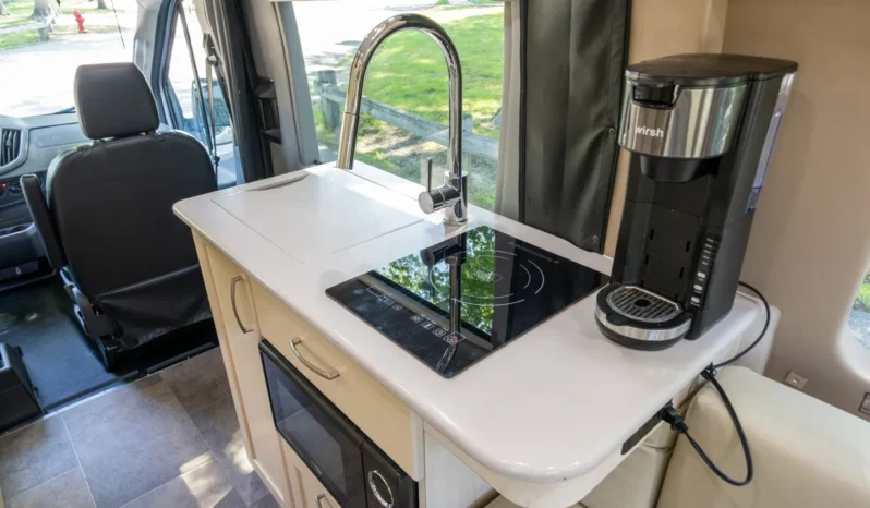 
								2021 Pleasure-Way Ontour 2.0 Class B Motorhome full									