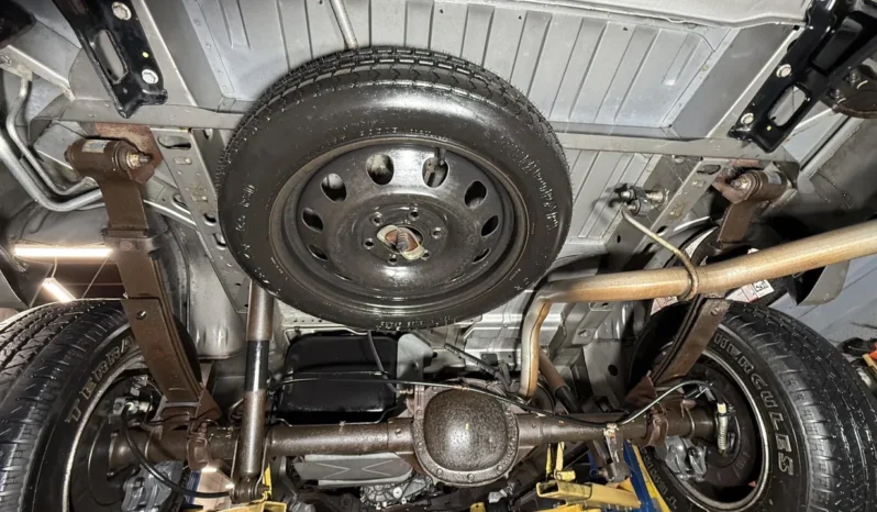
								2003 Chevrolet Astro AWD full									