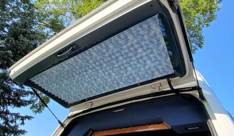 
								1995 GMC Safari AWD Conversion Van full									