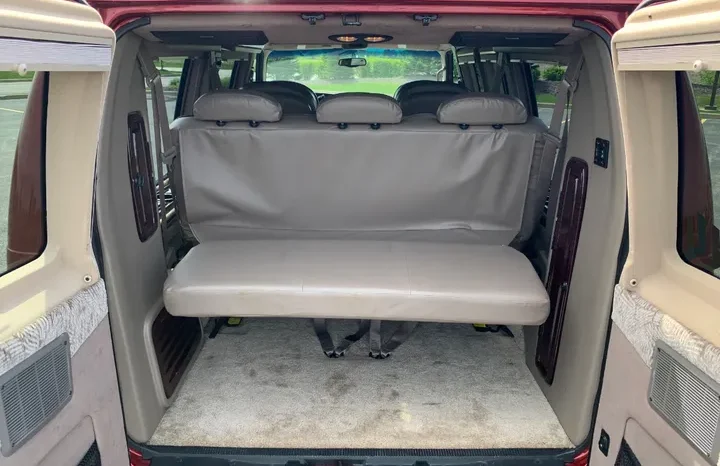 
								2001 Ford Econoline E-350 Super Duty Waldoch Conversion Van full									