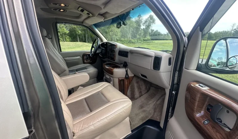 
								2002 Chevrolet Express G1500 Sherrod Conversion Van full									