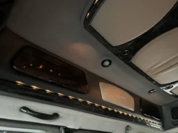
										2006 Chevrolet Express Southern Comfort Conversion Van full									