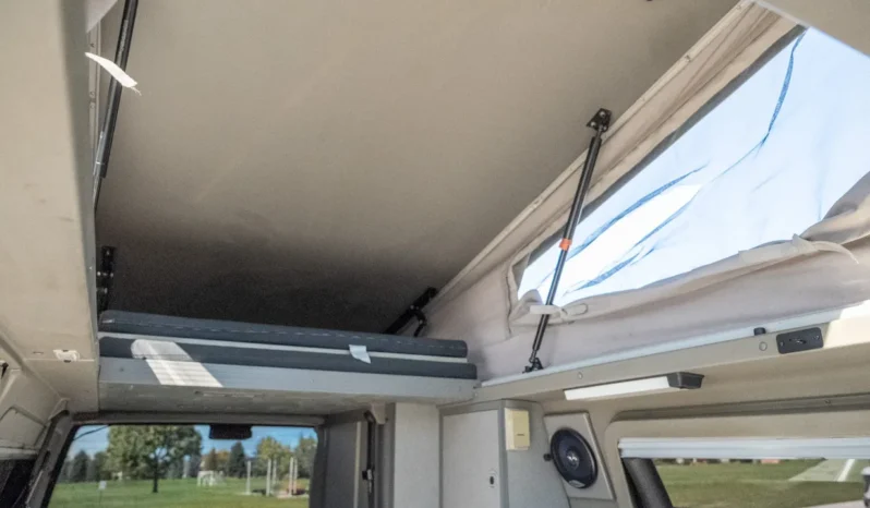 
								1997 Volkswagen EuroVan Winnebago Industries Camper full									