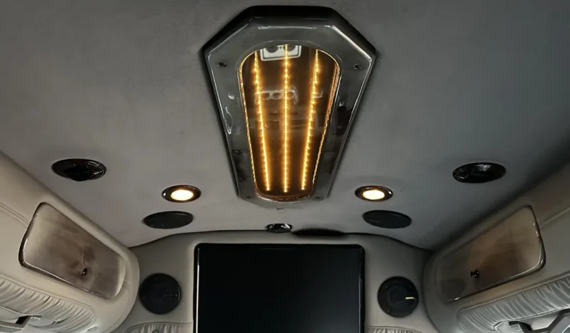 
								2008 GMC Savana 1500 AWD Conversion Van full									