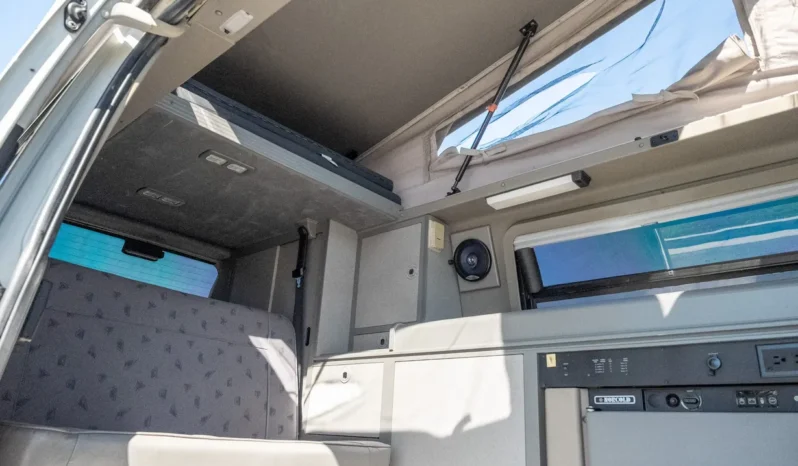 
								1997 Volkswagen EuroVan Winnebago Industries Camper full									