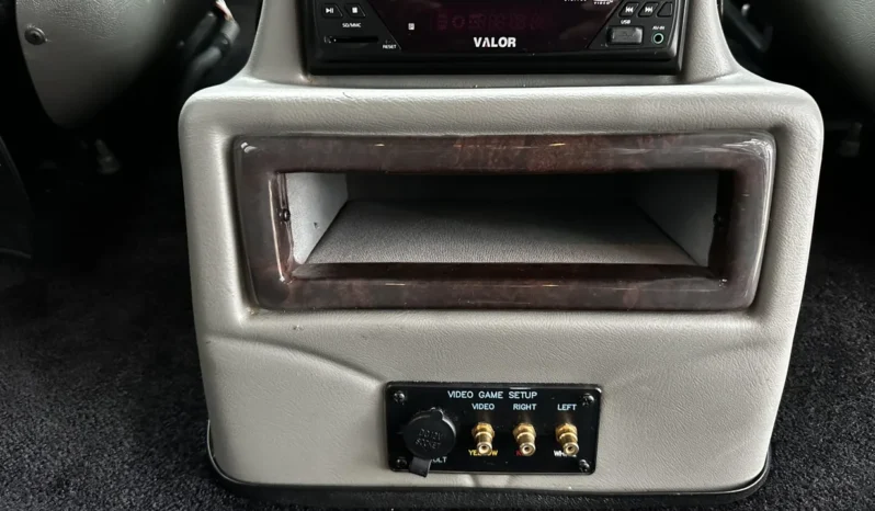 
								2008 GMC Savana 1500 AWD Conversion Van full									