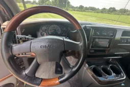 
										2004 GMC Savana 1500 Explorer Limited S Conversion Van full									
