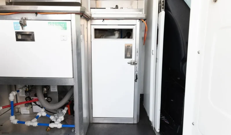 
								2021 Mercedes-Benz Sprinter 4500 Mobile Kitchen full									