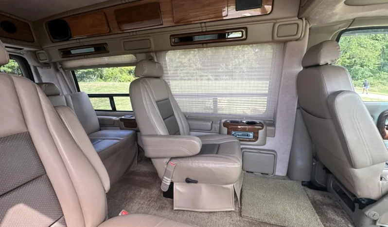 
								2002 Chevrolet Express G1500 Sherrod Conversion Van full									