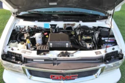 
										1995 GMC Safari AWD Conversion Van full									