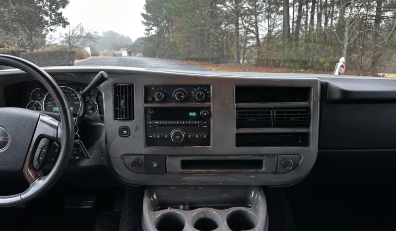
								2008 GMC Savana 1500 AWD Conversion Van full									