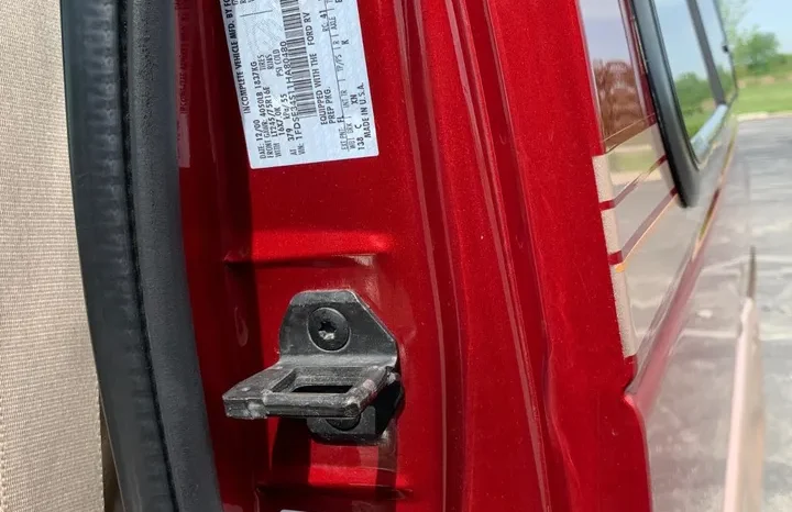 
								2001 Ford Econoline E-350 Super Duty Waldoch Conversion Van full									