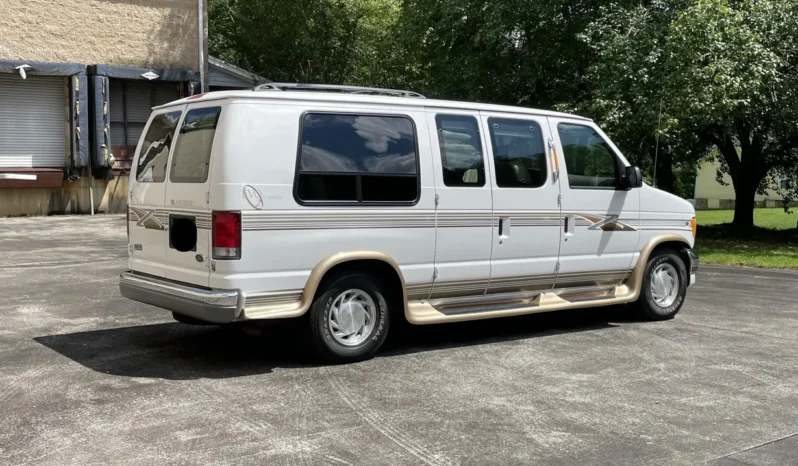 
								1999 Ford Econoline E-150 Sherrod Conversion Van full									