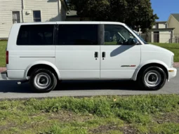 
										2000 Chevrolet Astro AWD full									