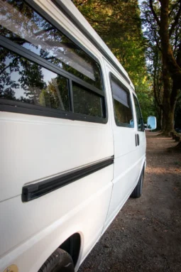 
										2001 Volkswagen EuroVan Winnebago Camper full									