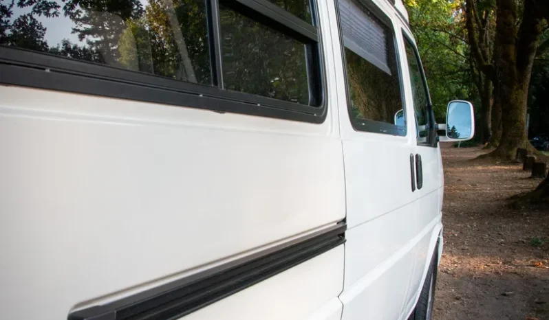 
								2001 Volkswagen EuroVan Winnebago Camper full									
