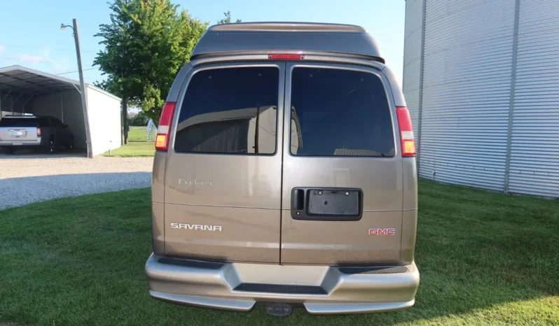 
								2004 GMC Savana 1500 Explorer Limited S Conversion Van full									