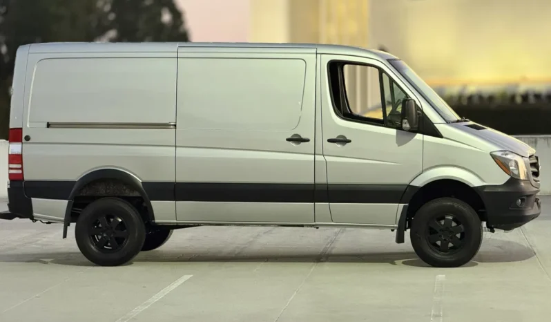 
								2015 Mercedes-Benz Sprinter 2500 4×4 Cargo Van full									
