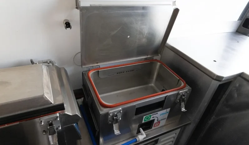 
								2021 Mercedes-Benz Sprinter 4500 Mobile Kitchen full									