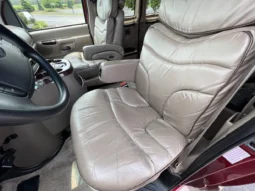 
										2001 Ford Econoline E-350 Super Duty Waldoch Conversion Van full									