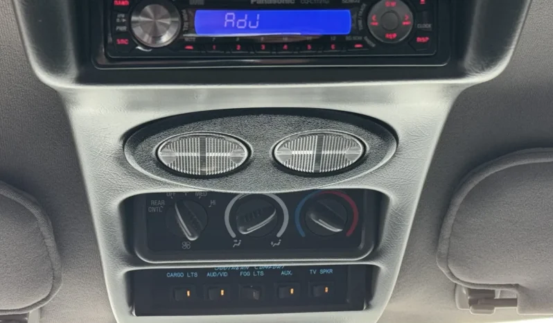 
								2006 Chevrolet Express Southern Comfort Conversion Van full									