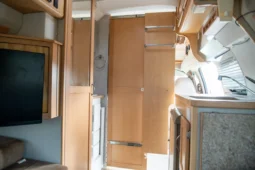 
										2006 Pleasure-Way Lexor-TS Motorhome full									