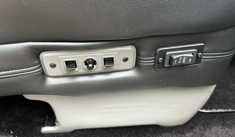
								2008 GMC Savana 1500 AWD Conversion Van full									