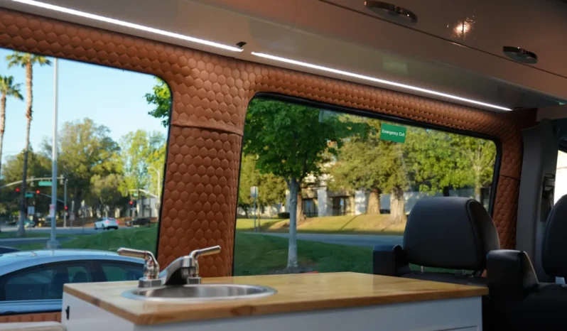 
								2013 Mercedes-Benz Sprinter 2500 Camper Conversion full									