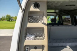 
										1997 Volkswagen EuroVan Winnebago Industries Camper full									
