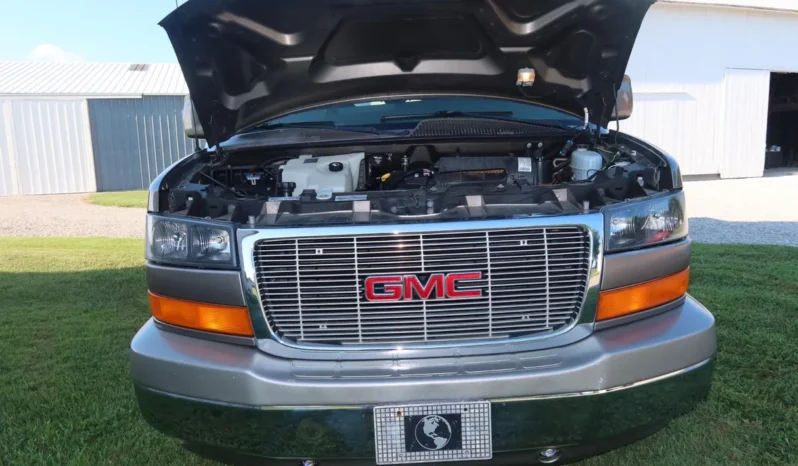 
								2004 GMC Savana 1500 Explorer Limited S Conversion Van full									