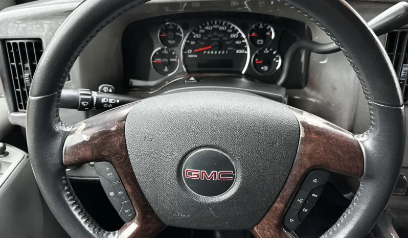 
								2008 GMC Savana 1500 AWD Conversion Van full									
