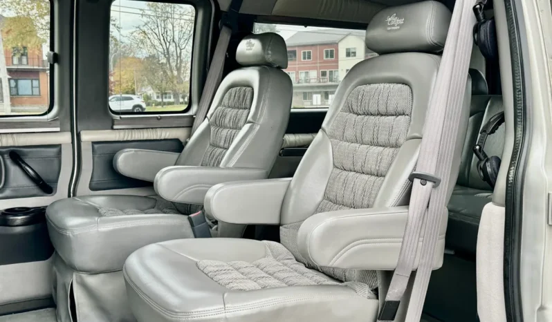 
								2006 Chevrolet Express Southern Comfort Conversion Van full									