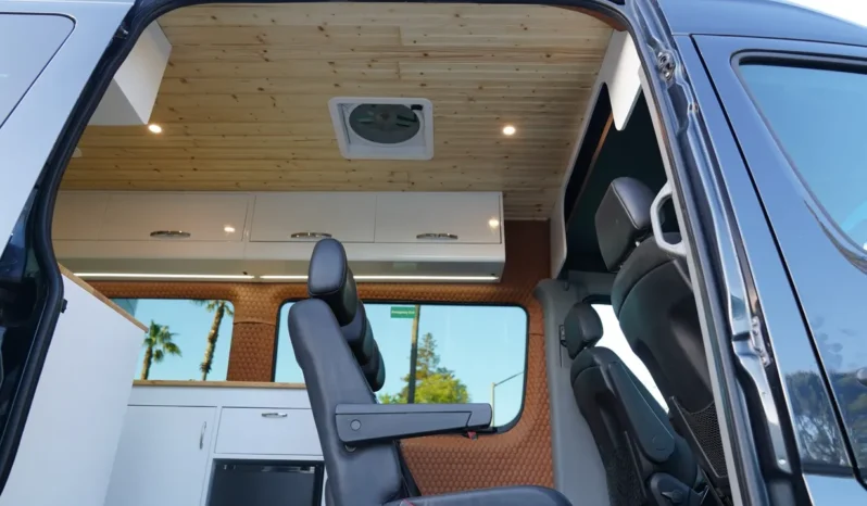 
								2013 Mercedes-Benz Sprinter 2500 Camper Conversion full									