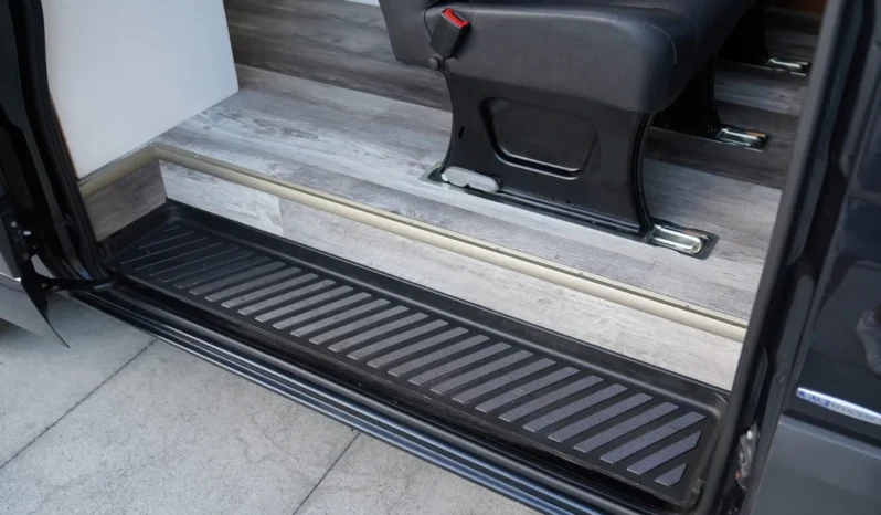 
								2013 Mercedes-Benz Sprinter 2500 Camper Conversion full									