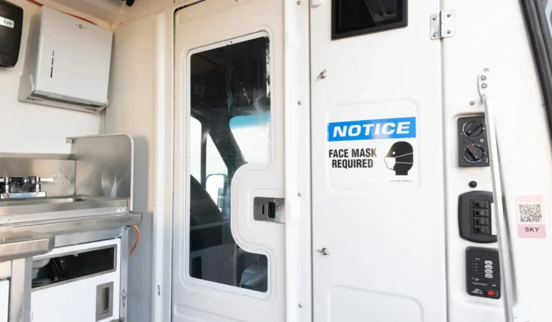 
								2021 Mercedes-Benz Sprinter 4500 Mobile Kitchen full									